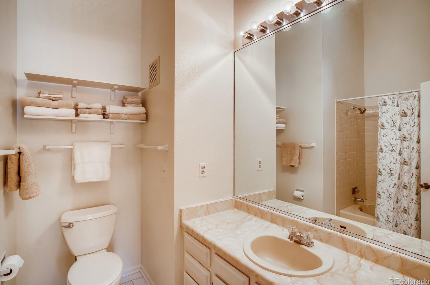 7700 Cove Cir, Littleton CO 80122-3355 exterior