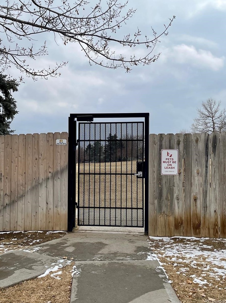 7700 Cove Cir, Littleton CO 80122-3355 exterior