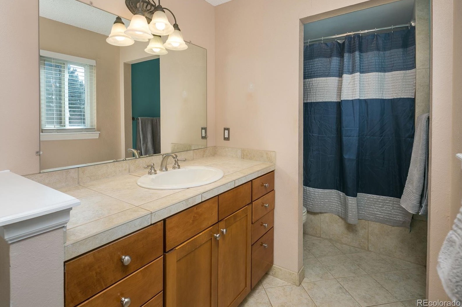 438 Jamison Ave, Littleton CO 80122-2828 exterior