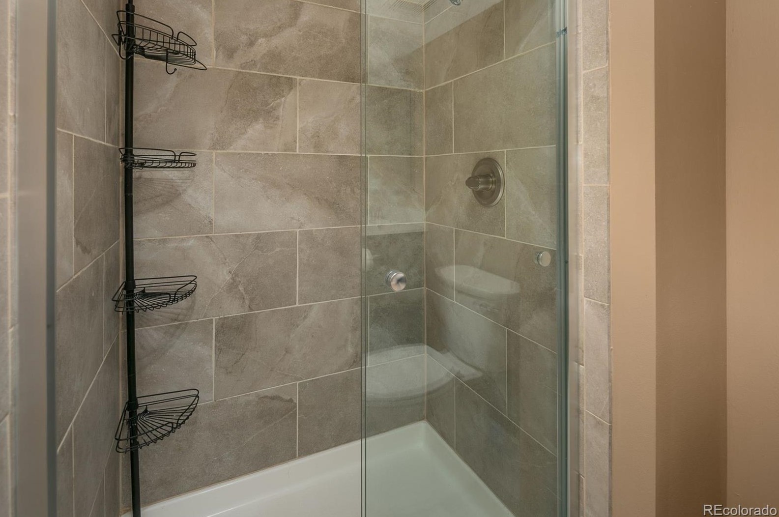 438 Jamison Ave, Littleton CO 80122-2828 exterior