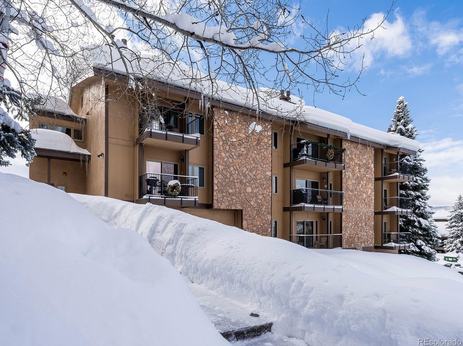 2350 Ski Trail Ct, Steamboat Springs, CO 80487-2212