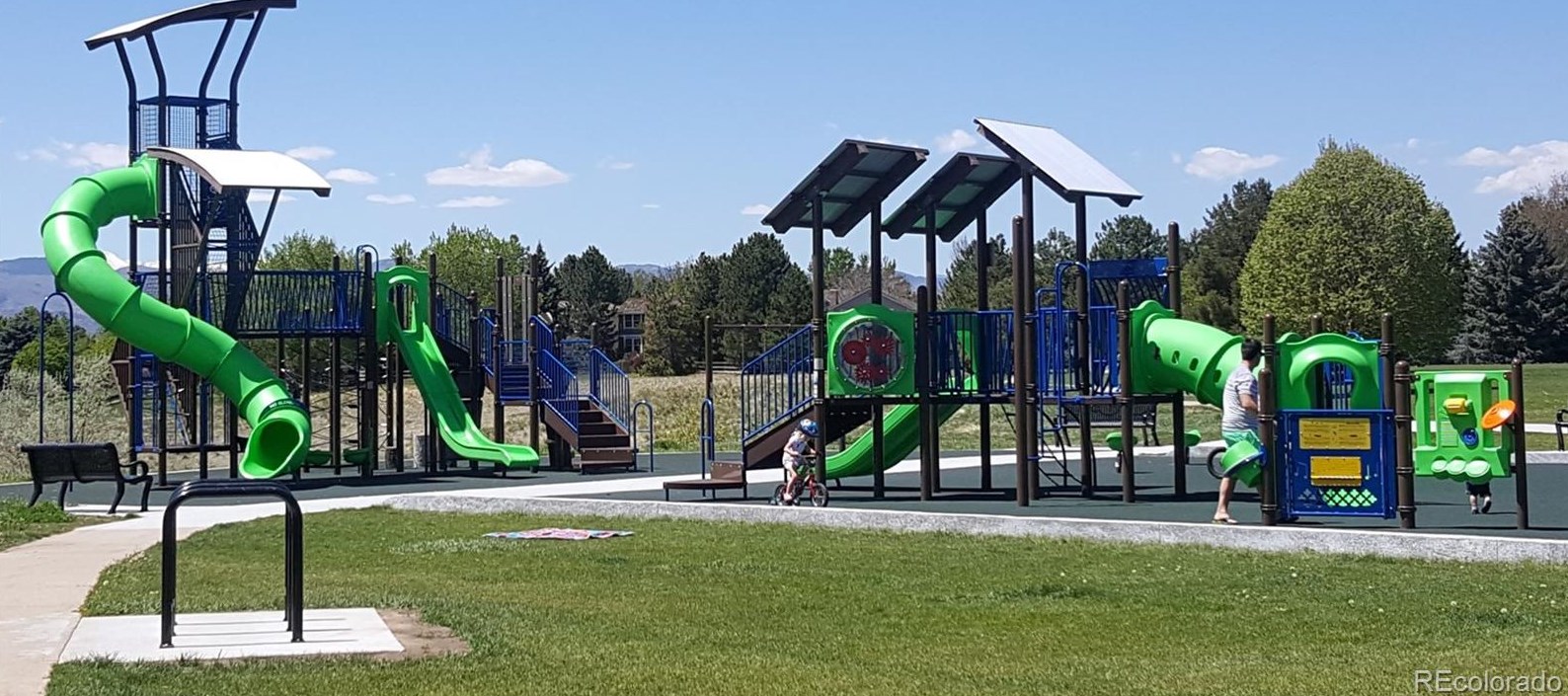 2882 Long Cir, Littleton CO 80120-4393 exterior