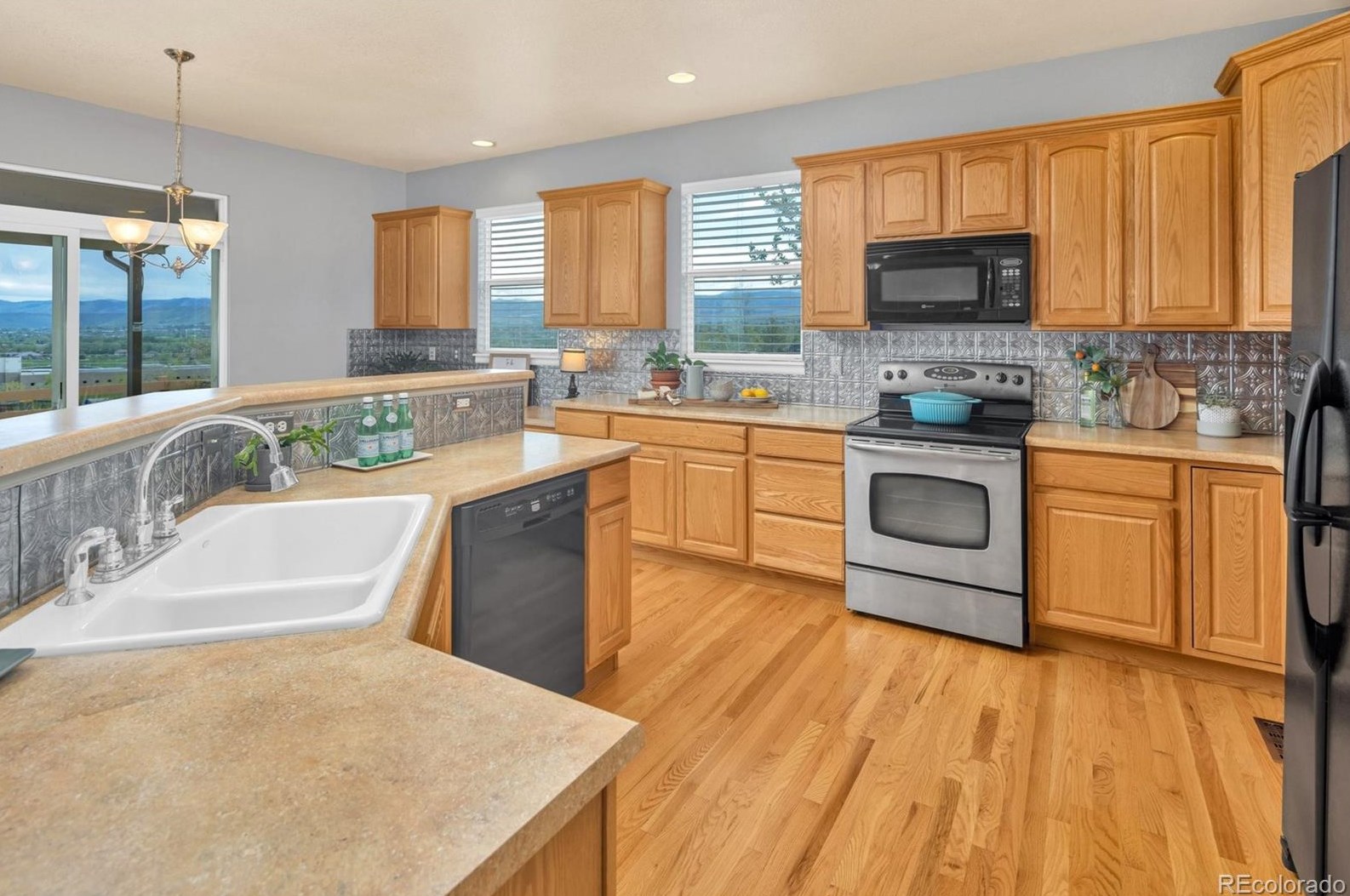 8321 Arbutus St, Arvada CO  80005-5808 exterior