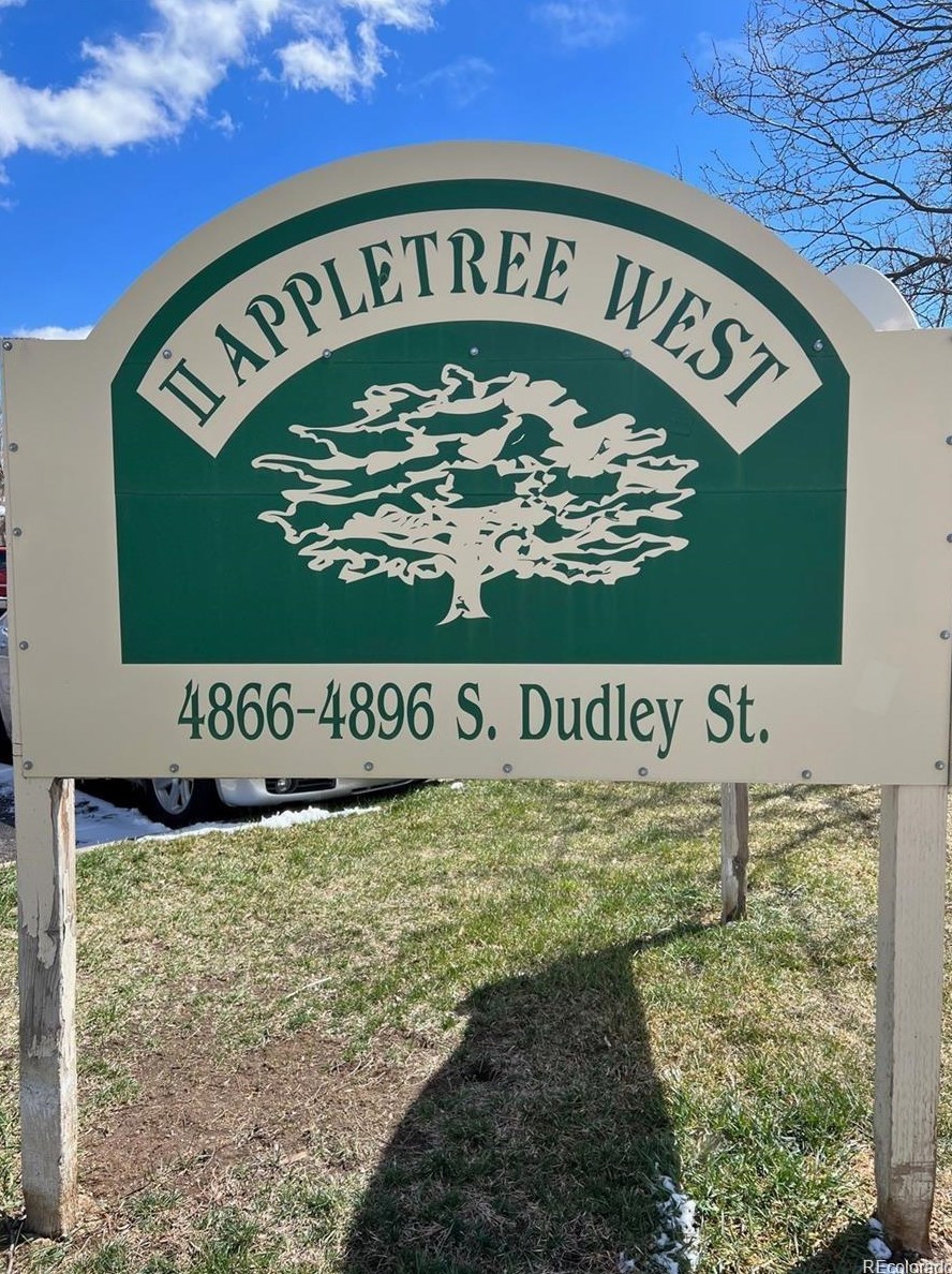 4896 Dudley St, Littleton CO  80123-1950 exterior