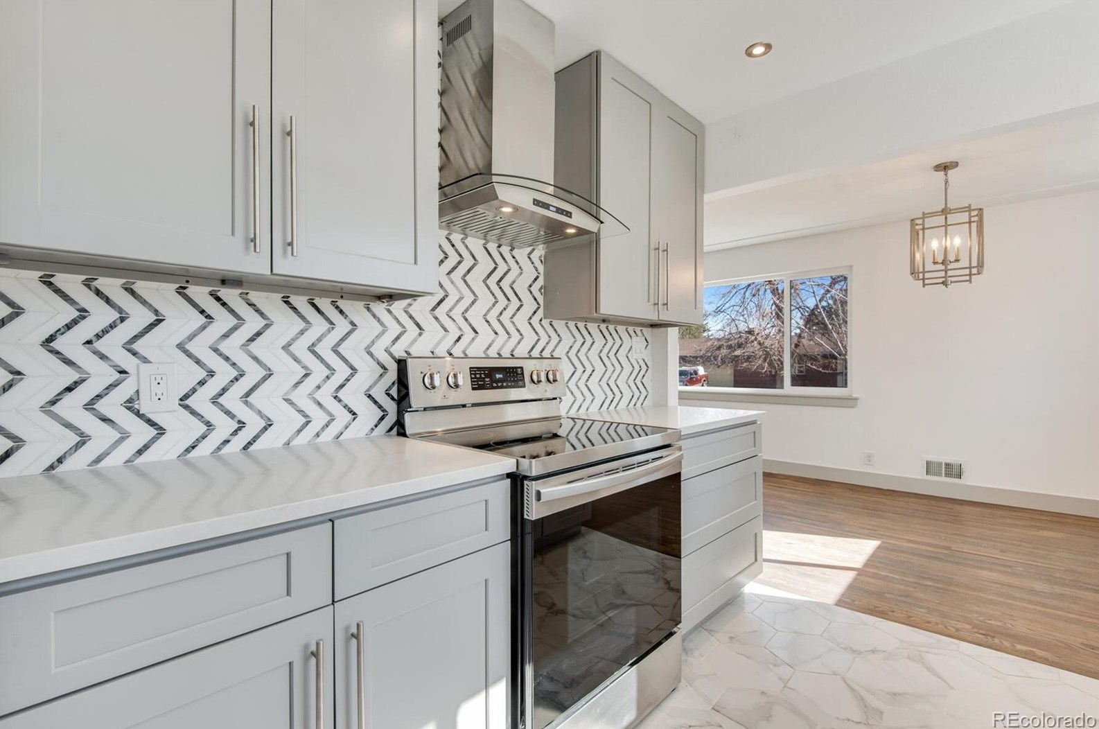 6065 Bannock St, Littleton CO  80120-2848 exterior