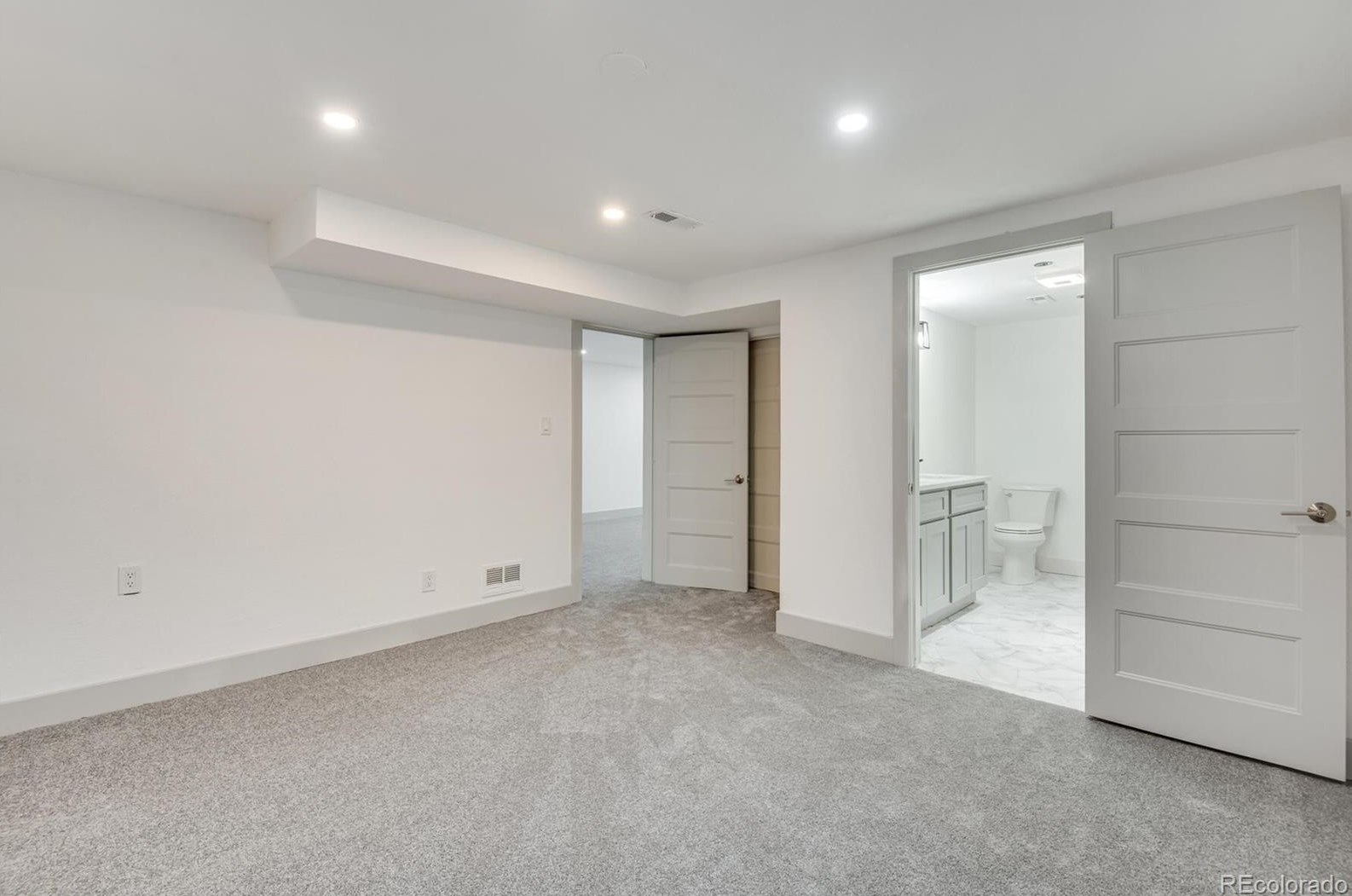 6065 Bannock St, Littleton CO  80120-2848 exterior