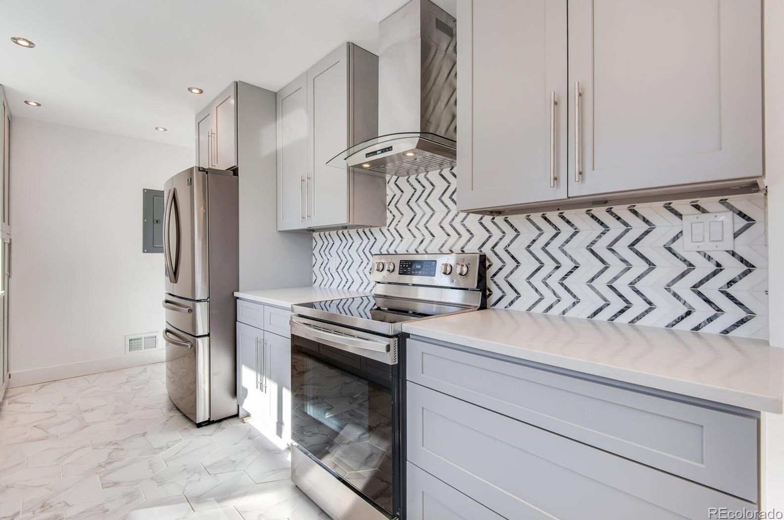 6065 Bannock St, Littleton CO  80120-2848 exterior