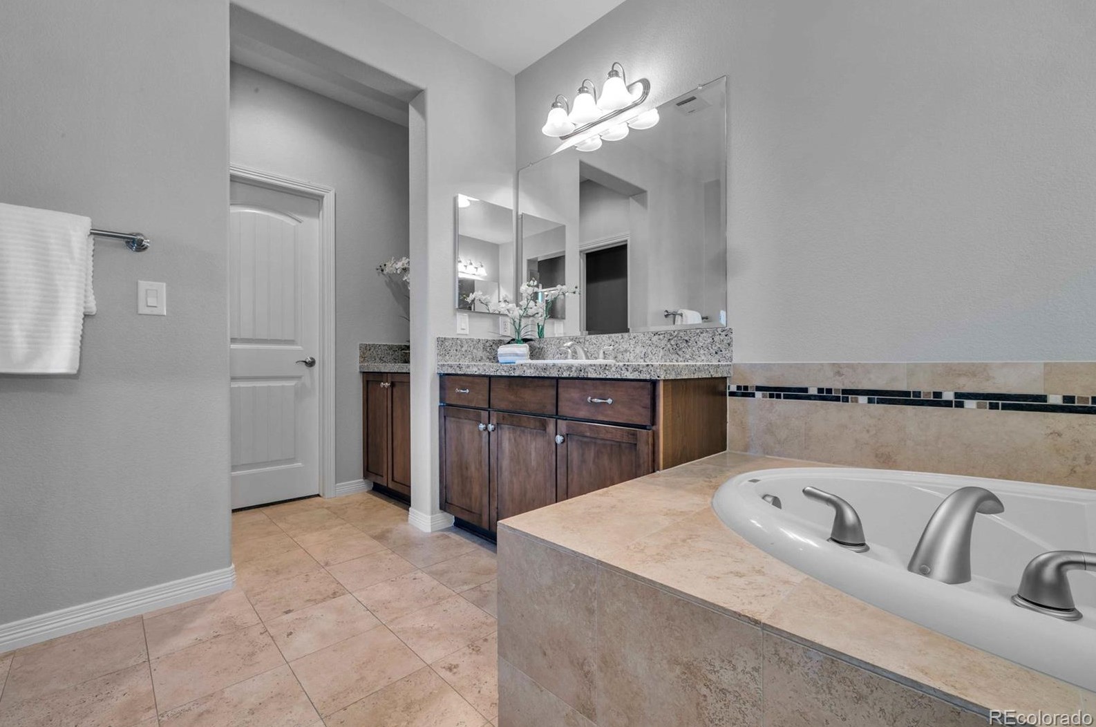 10860 Valleybrook Cir, Littleton CO 80130-6968 exterior