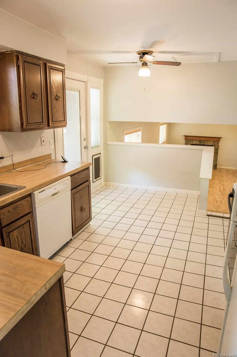 9536 Maplewood Ave, Littleton CO 80123-3428 exterior