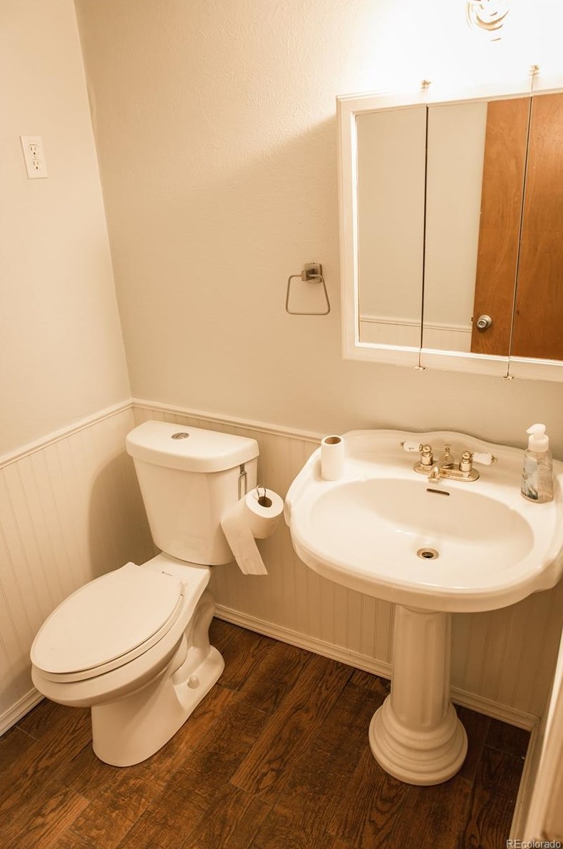 9536 Maplewood Ave, Littleton CO 80123-3428 exterior