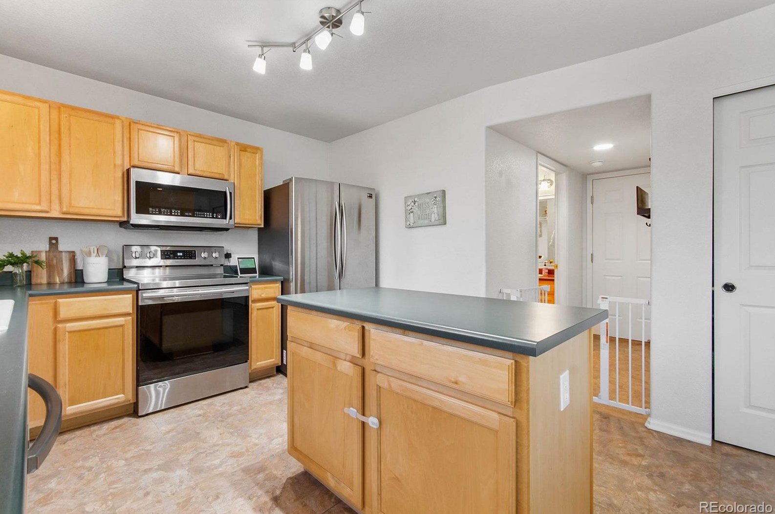 648 Pitkin Way, Castle Rock CO  80104-3267 exterior