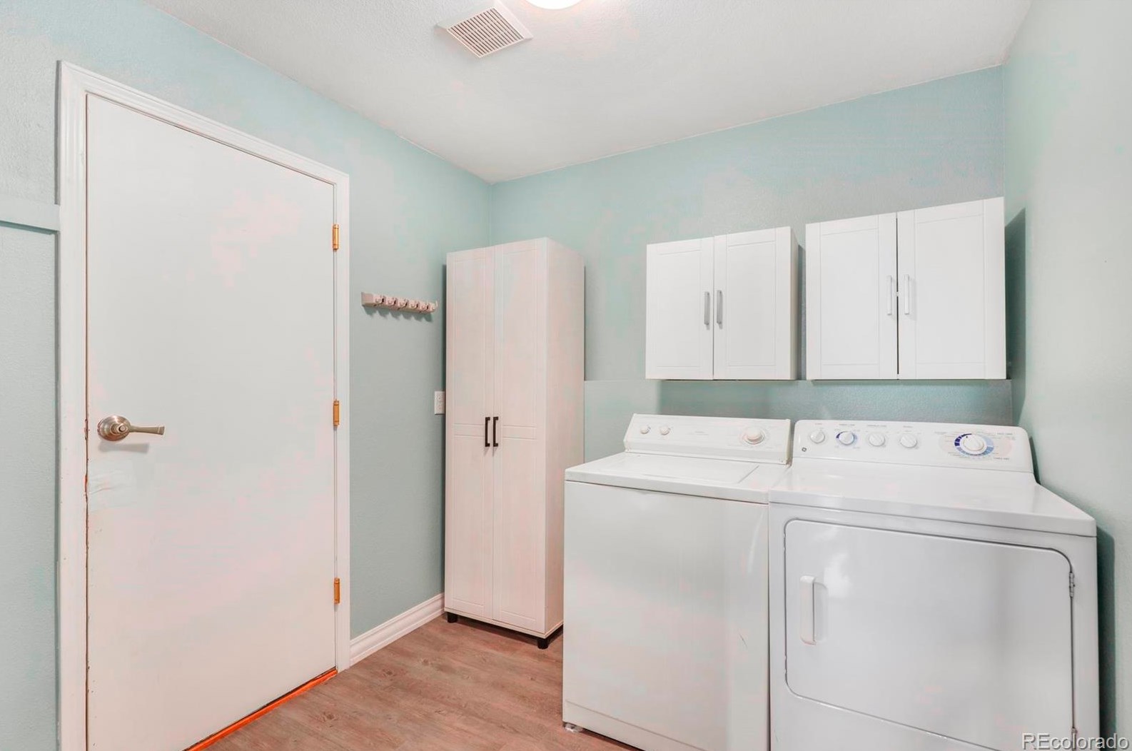 6002 Alkire Ct, Arvada CO  80004-3970 exterior