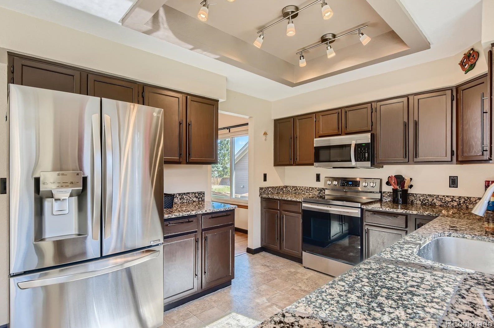 9474 Sherrelwood Ln, Littleton CO 80126-3075 exterior