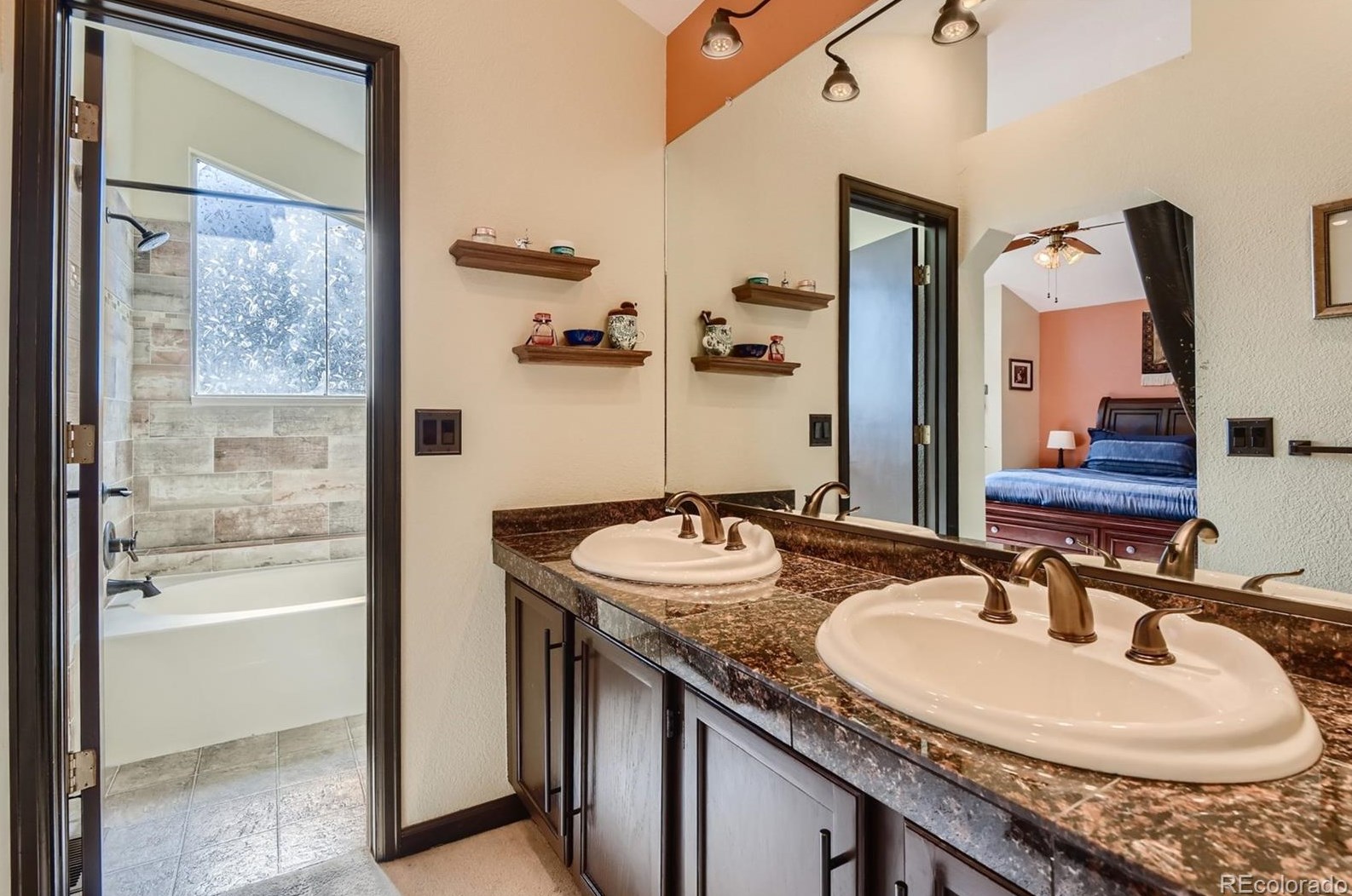 9474 Sherrelwood Ln, Littleton CO 80126-3075 exterior