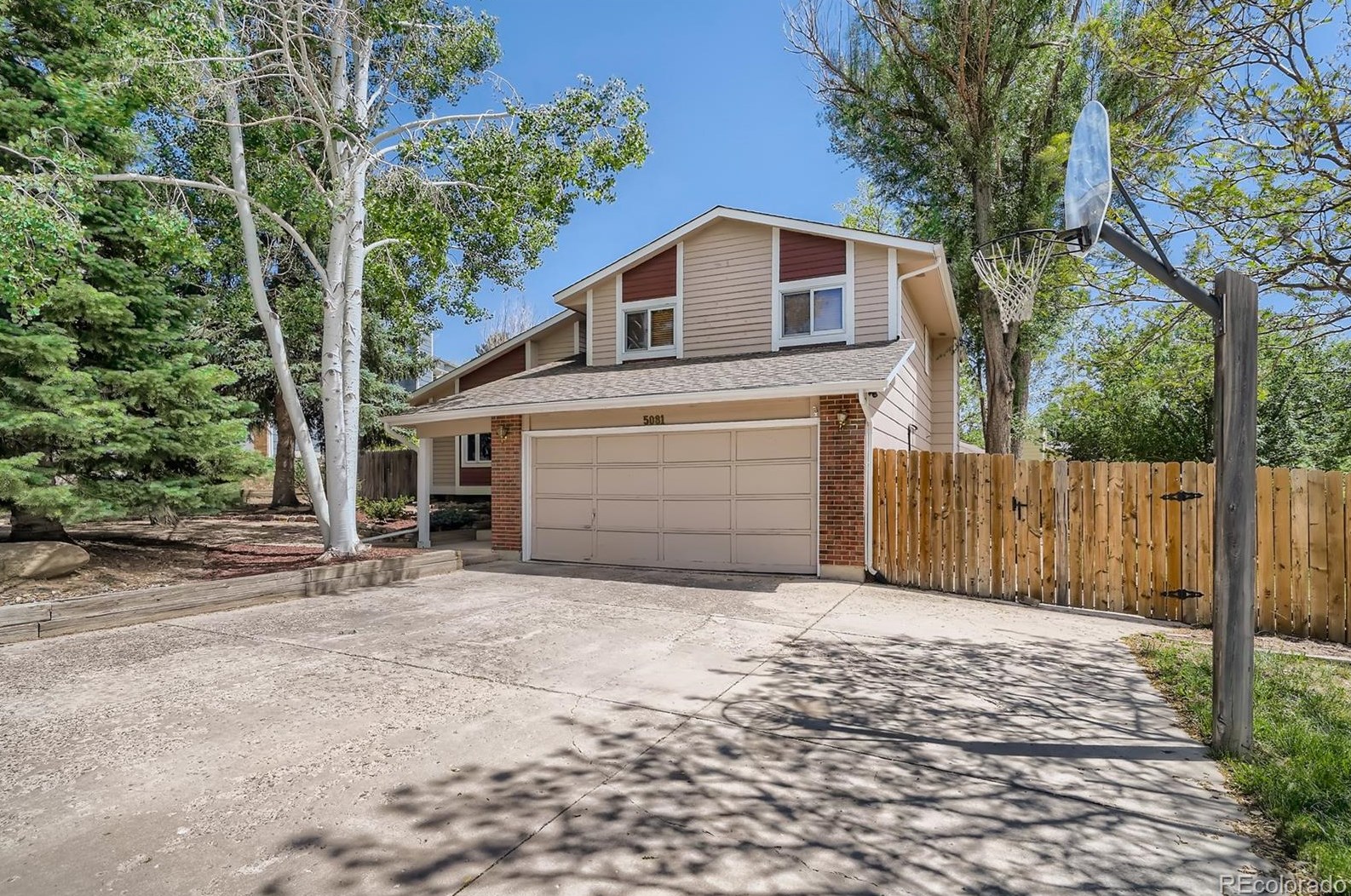 5081 Willowbrook Rd, Colorado Springs, CO 80917-1132