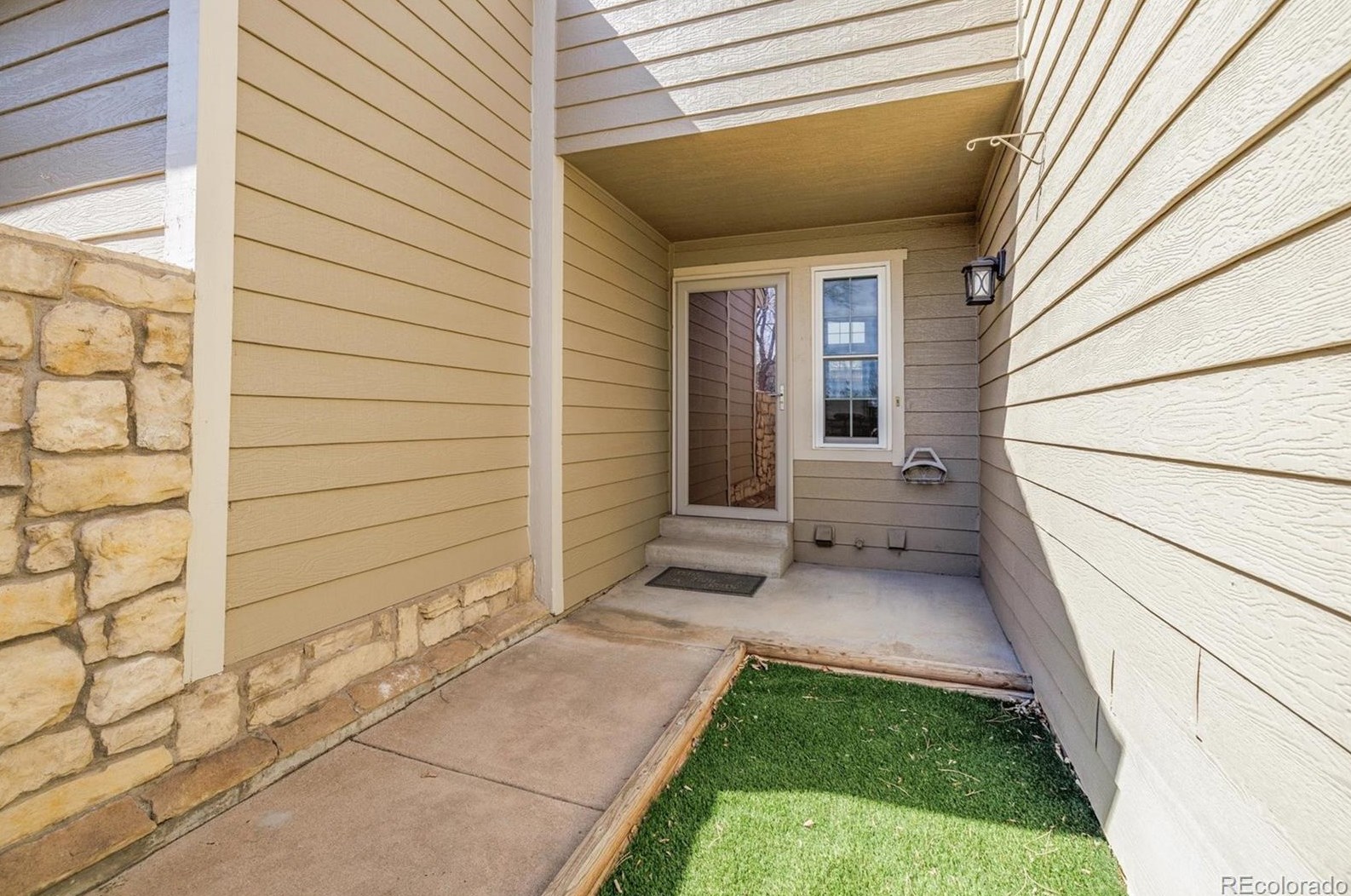 6677 Yukon Way, Littleton CO  80123-3071 exterior