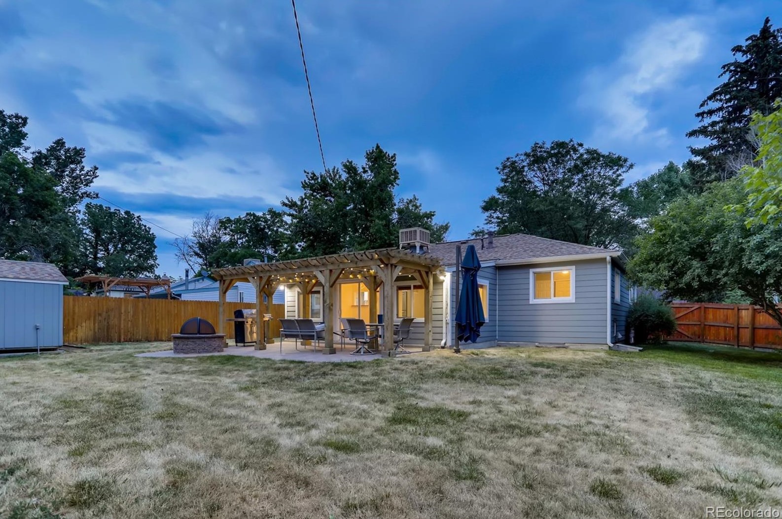 5815 Lakeview St, Littleton CO  80120-2323 exterior