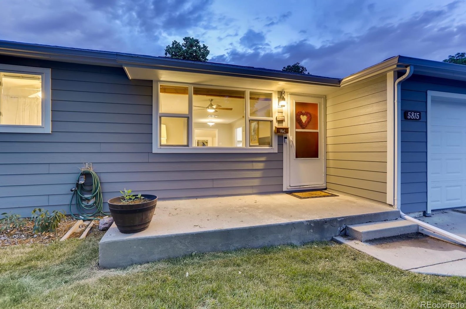 5815 Lakeview St, Littleton CO  80120-2323 exterior