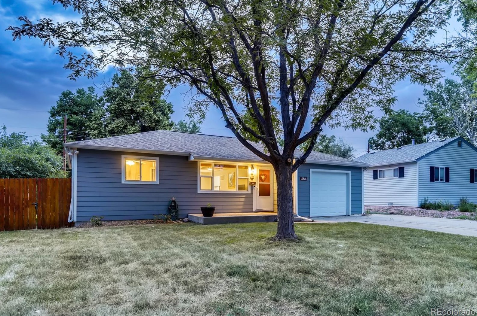 5815 Lakeview St, Littleton CO  80120-2323 exterior