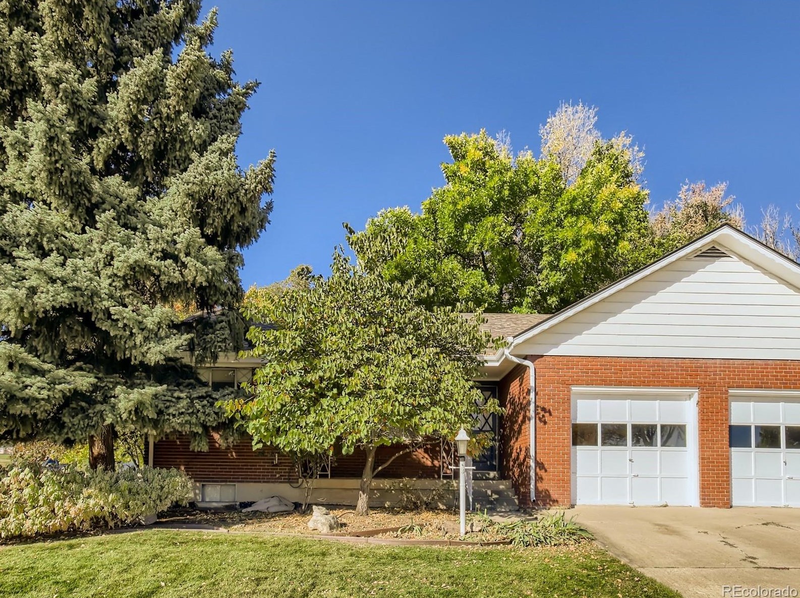 6705 Yarrow St, Arvada, CO 80004-1952