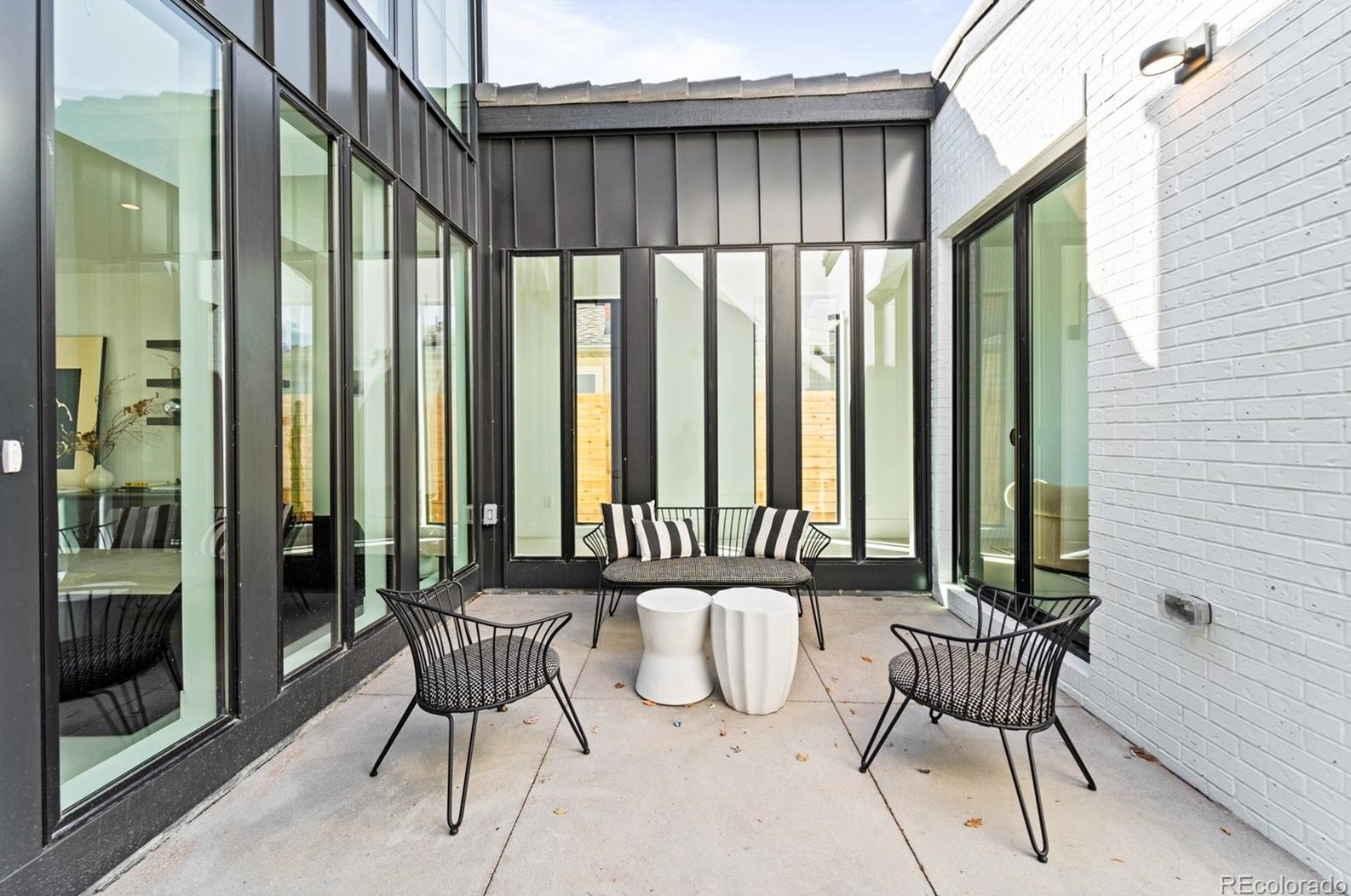 3024 S Bellaire St, Denver, CO 80207