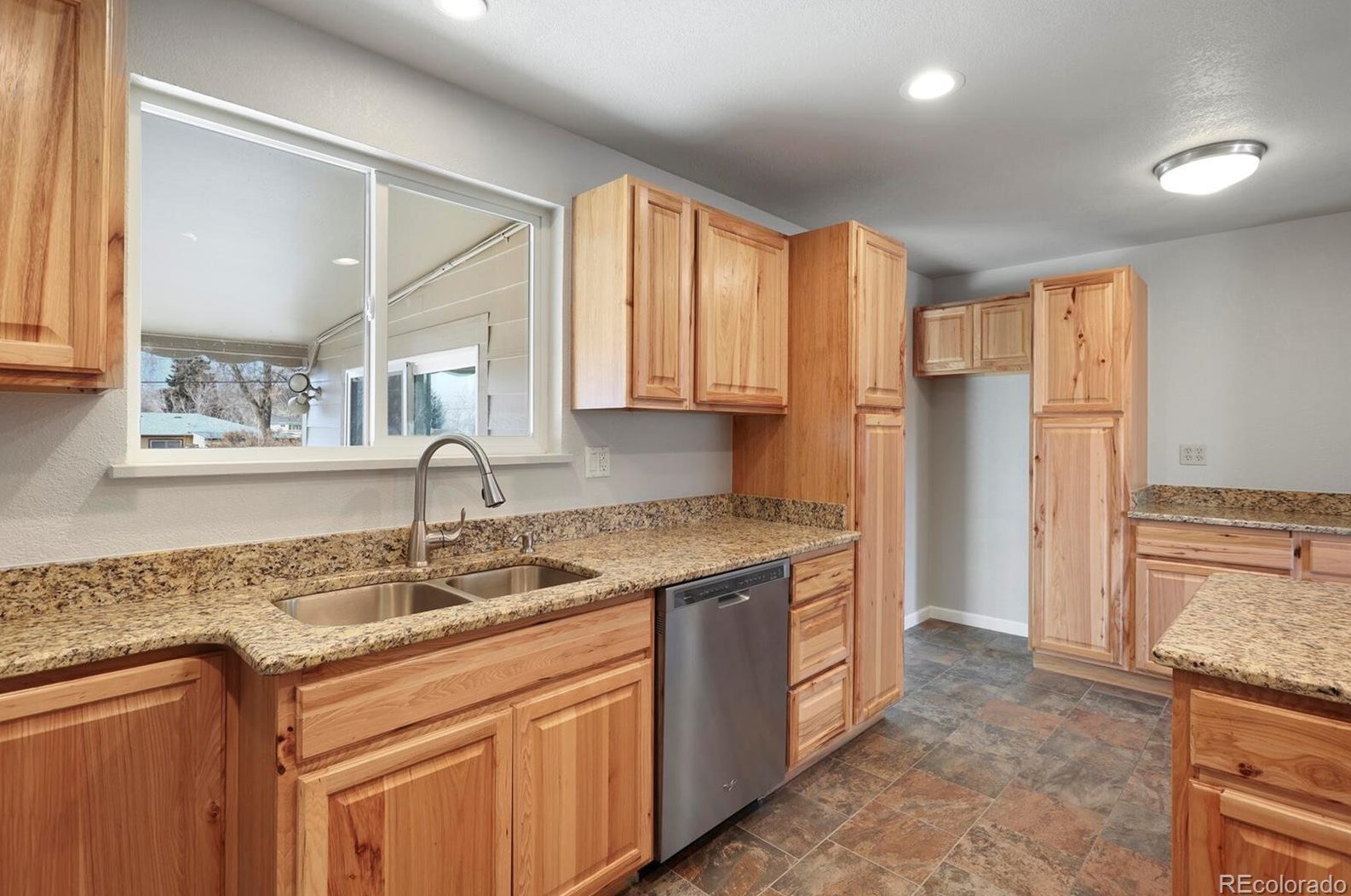 105 Birch Ave, Castle Rock CO 80104-2225 exterior