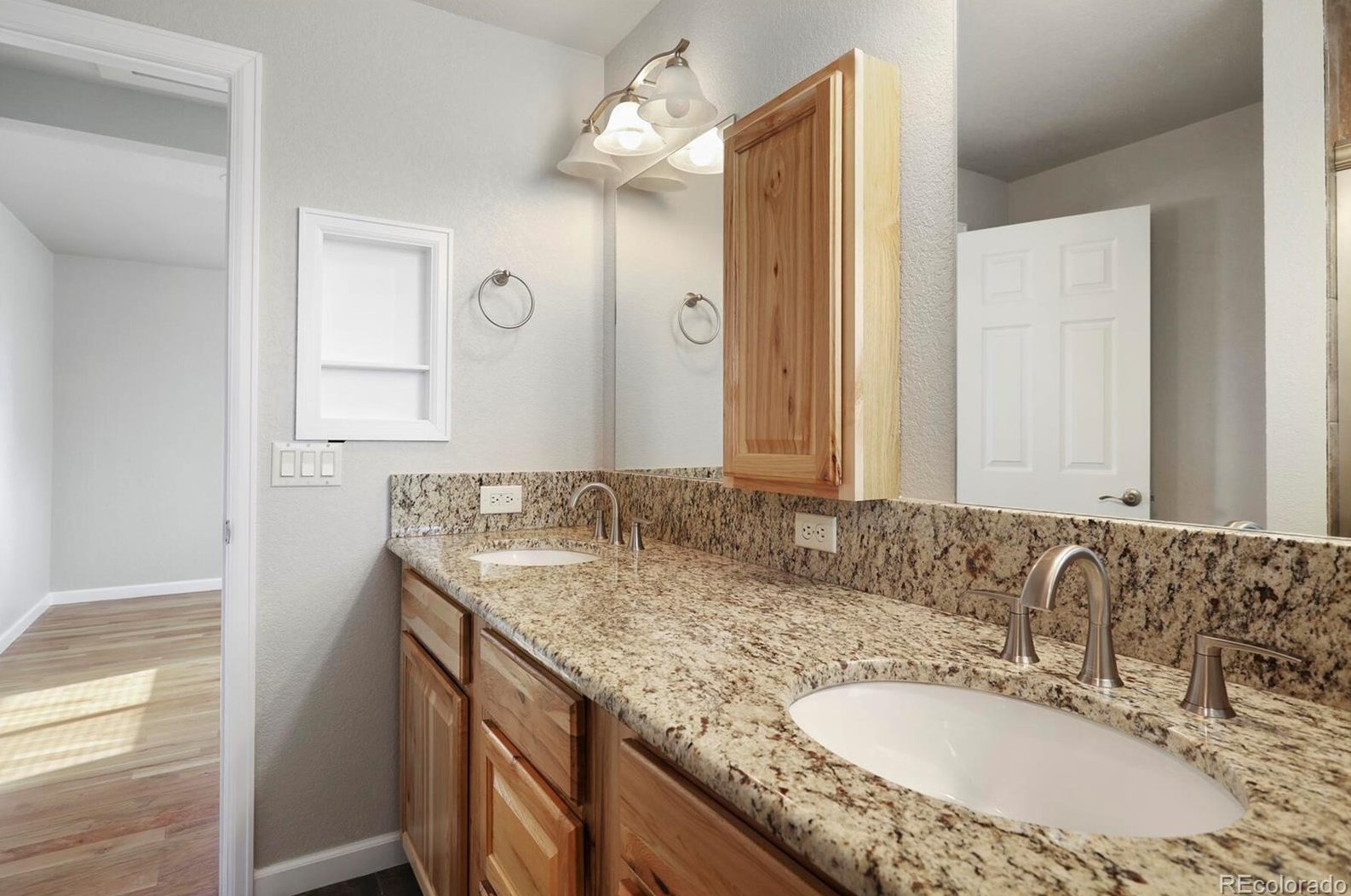 105 Birch Ave, Castle Rock CO 80104-2225 exterior