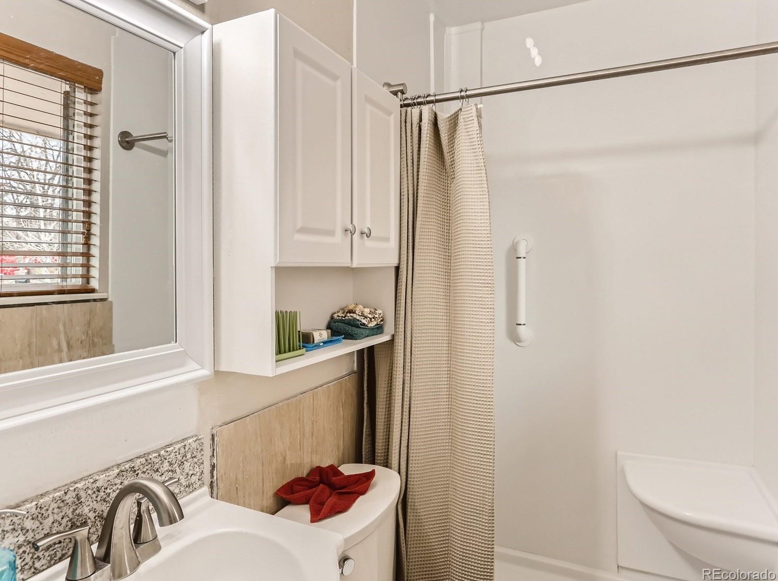 7073 Cody Dr, Arvada CO  80004-1728 exterior