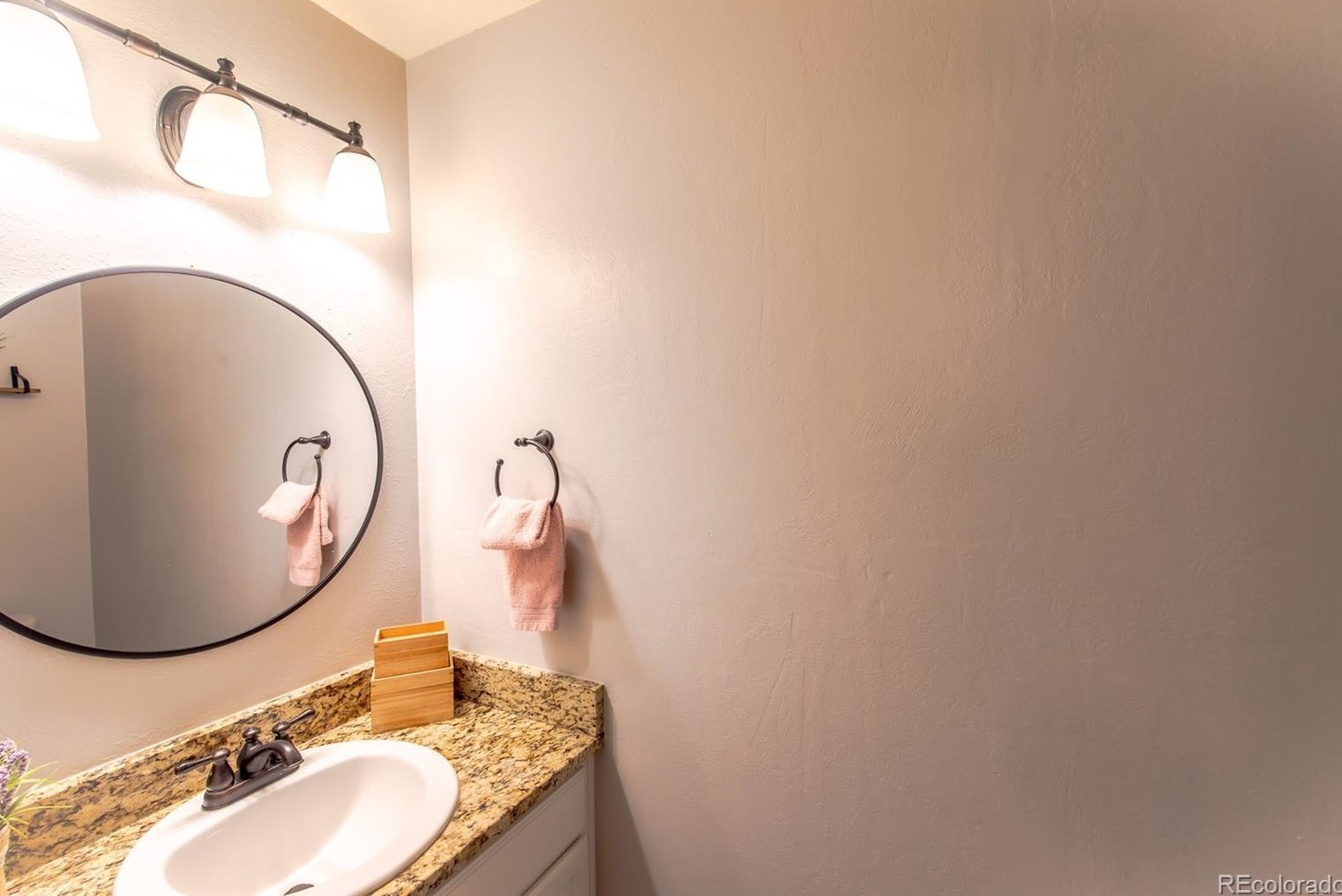 5566 Davies Pl, Littleton CO 80122-2141 exterior