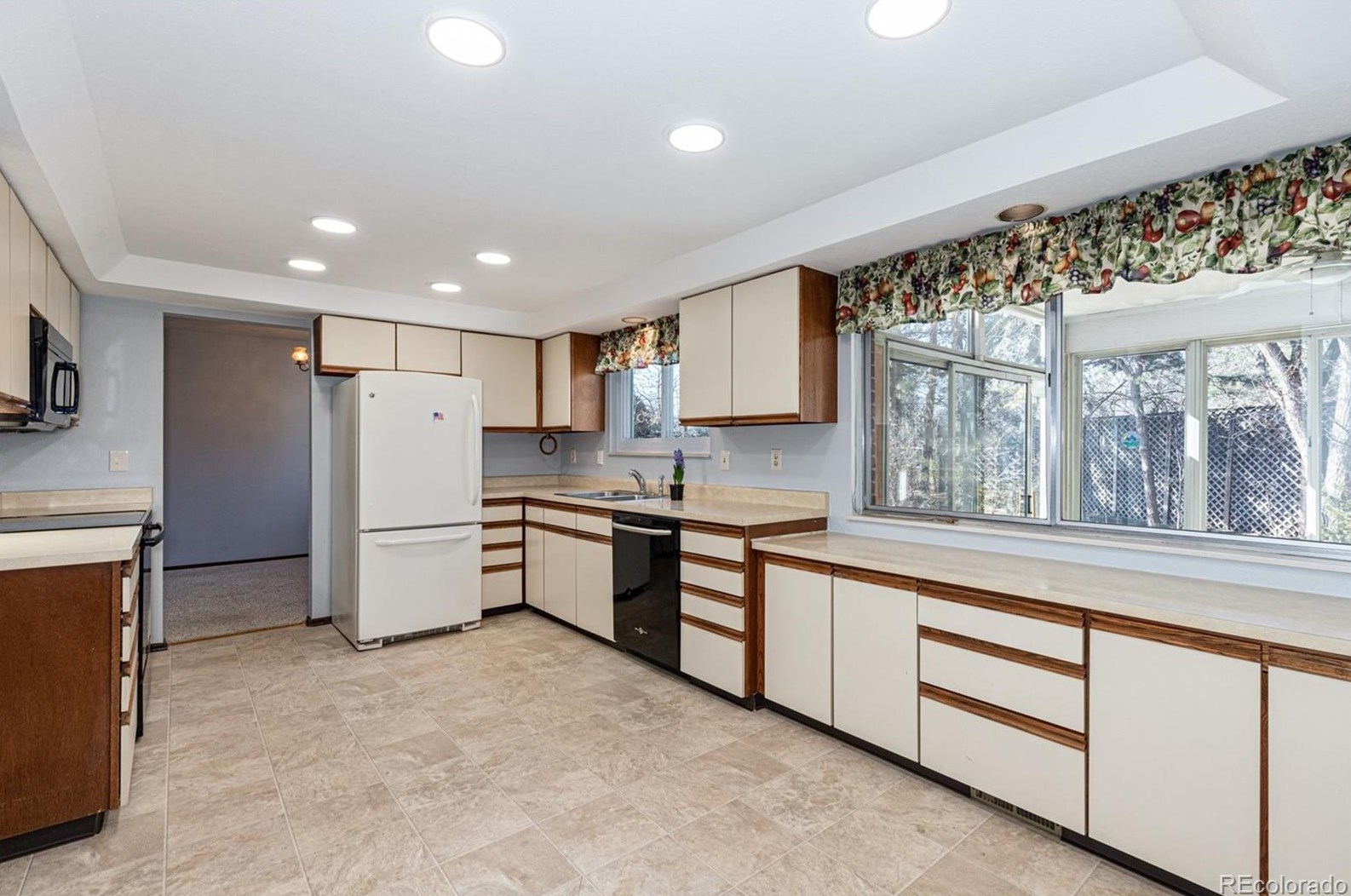 7467 Ames Ct, Littleton CO 80128-7002 exterior