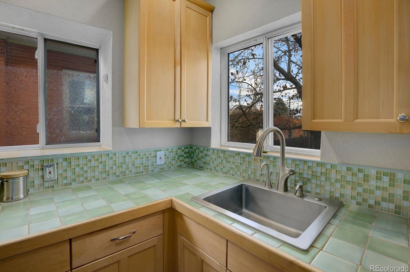 2430 Race St, Denver CO 80210-2807 exterior