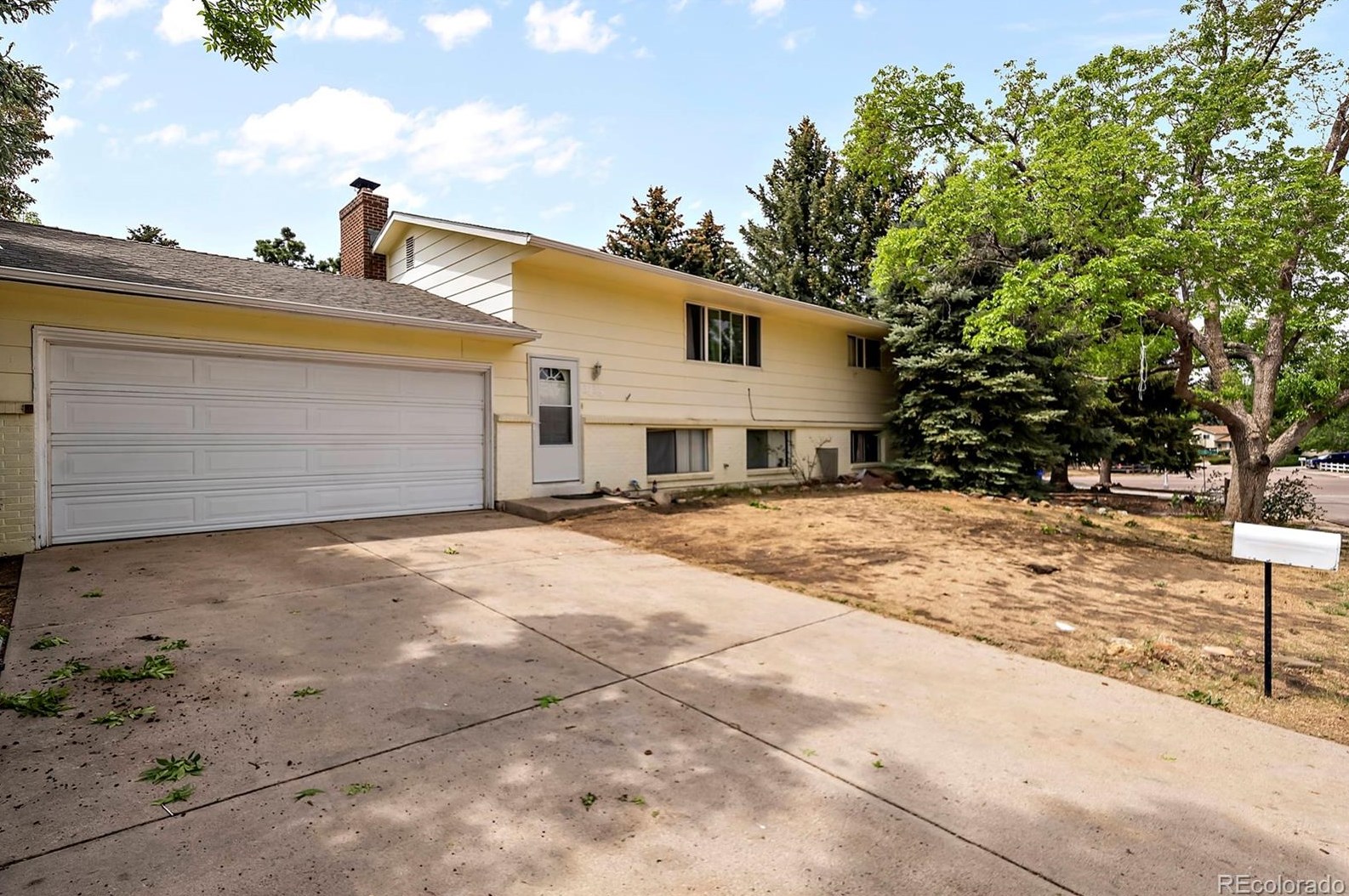 3135 Raindrop Dr, Colorado Springs, CO 80917-3247
