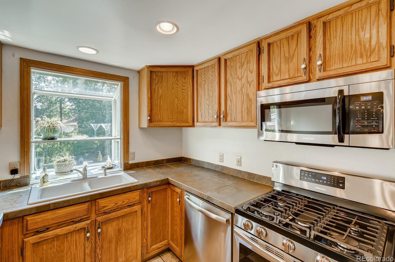 7847 Brk Dr, Littleton CO 80128-6126 exterior