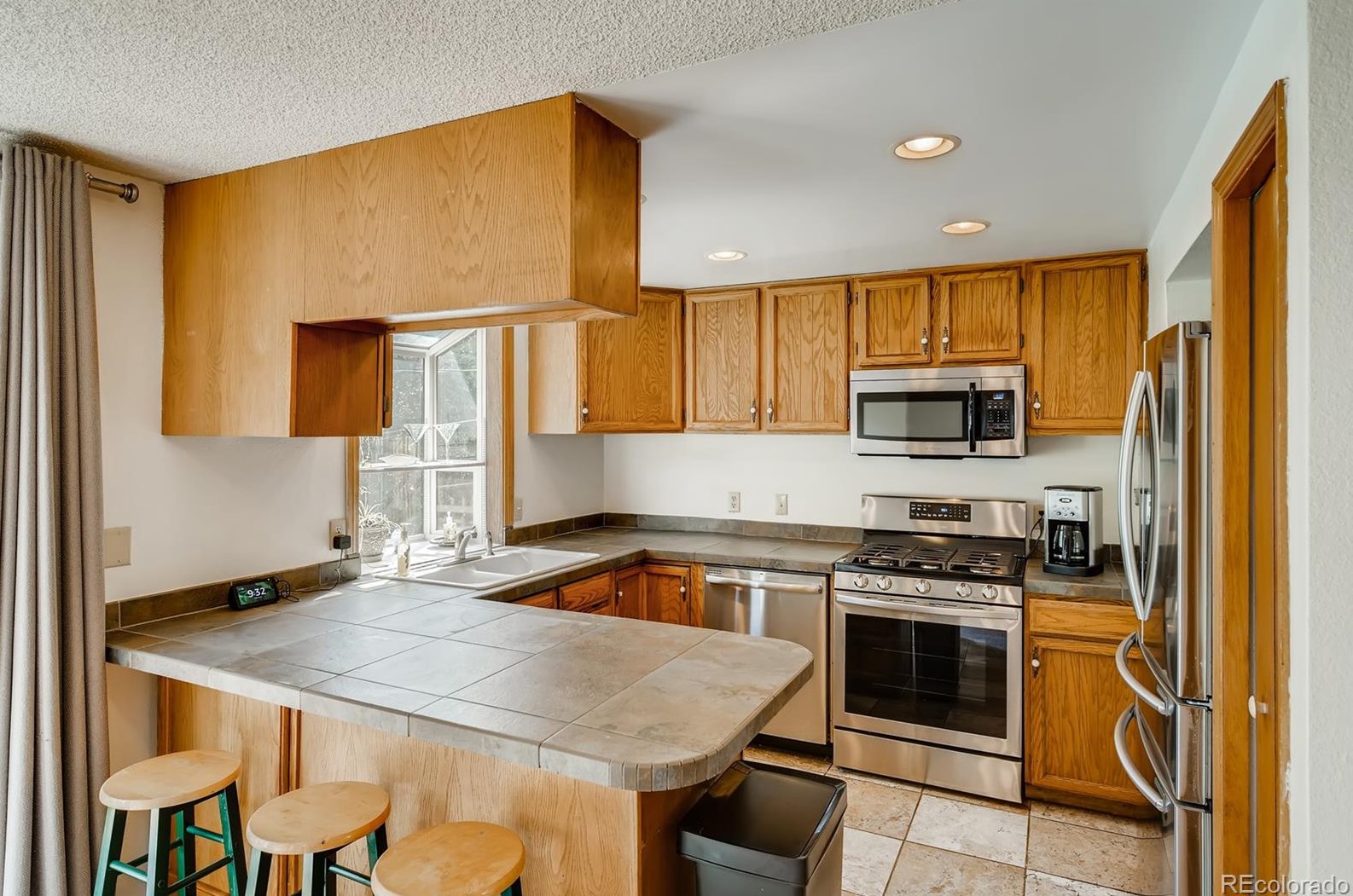 7847 Brk Dr, Littleton CO 80128-6126 exterior