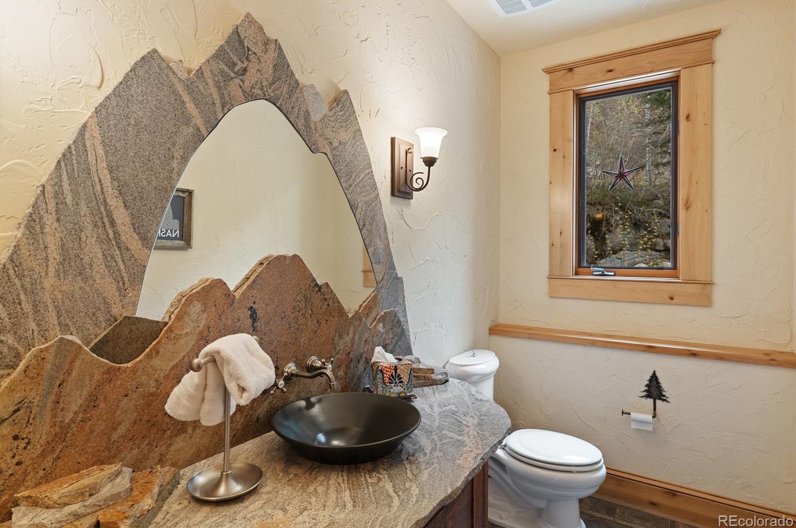 936 Steamboat Blvd, Steamboat Springs CO 80487-9077 exterior