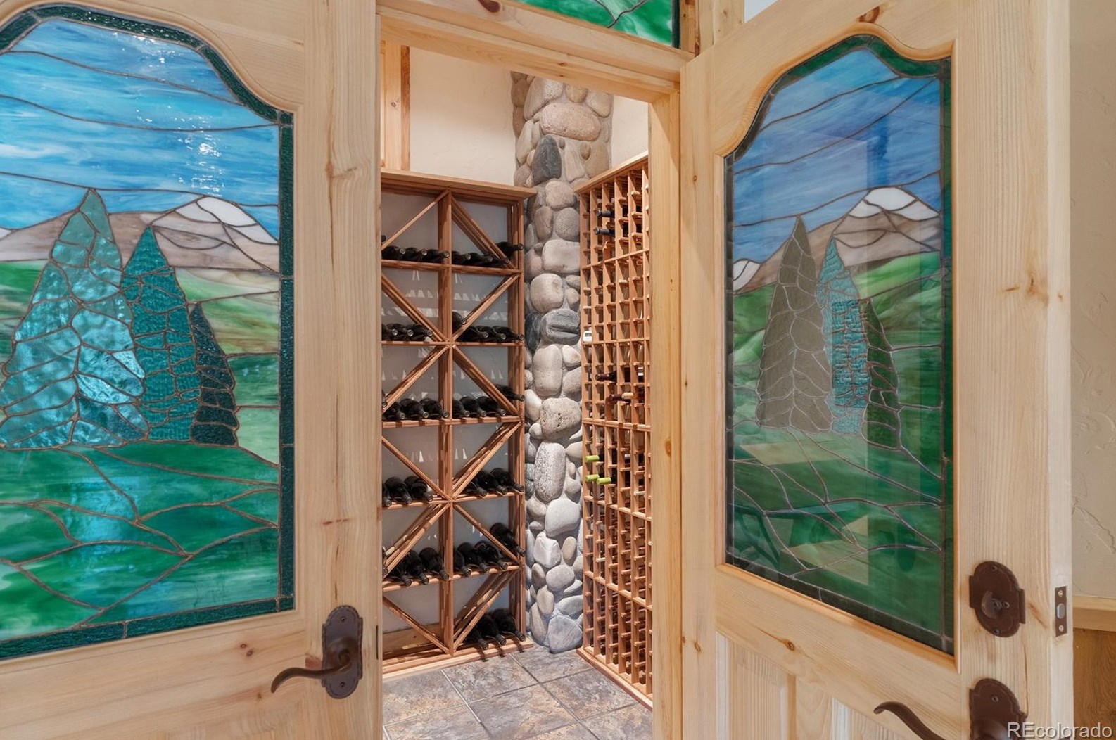 936 Steamboat Blvd, Steamboat Springs CO 80487-9077 exterior