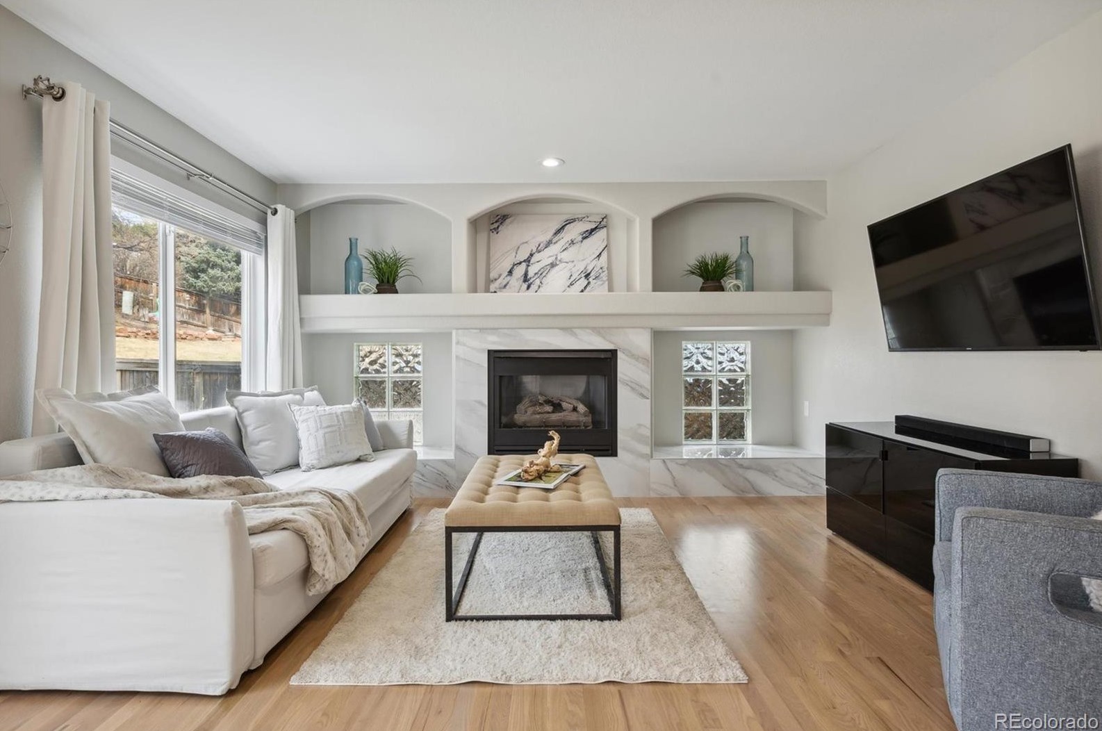 3297 Oak Leaf Pl, Littleton CO  80129-6301 exterior