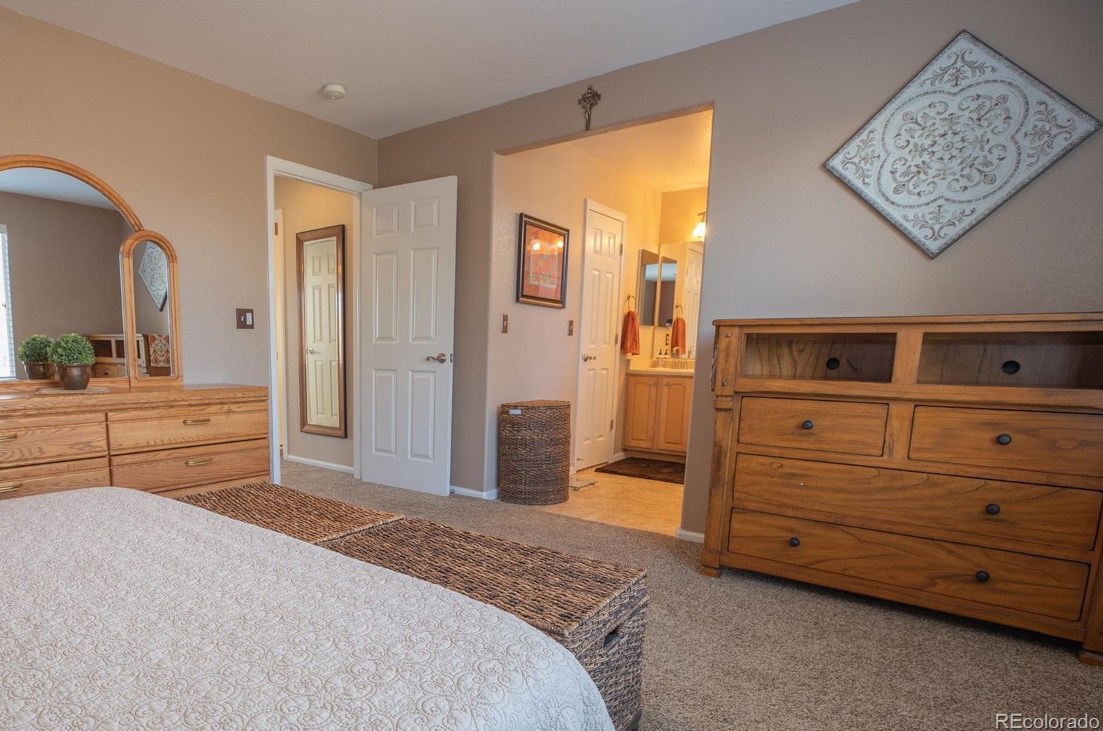 6881 Remington Pl, Littleton CO 80128-8318 exterior