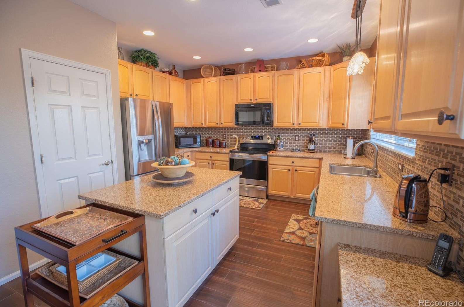 6881 Remington Pl, Littleton CO 80128-8318 exterior