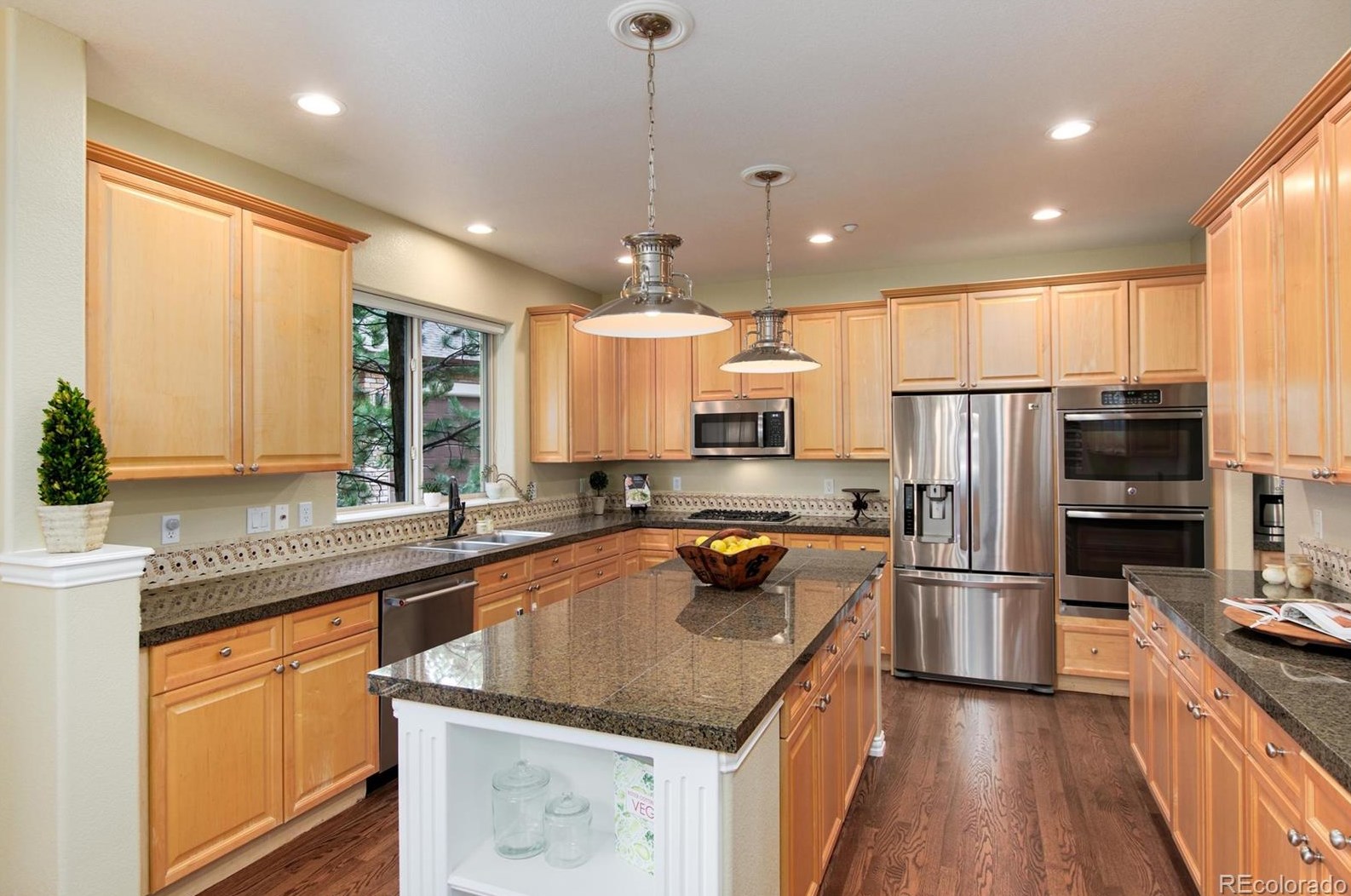 3303 Country Club Pkwy, Castle Rock CO  80108-9097 exterior