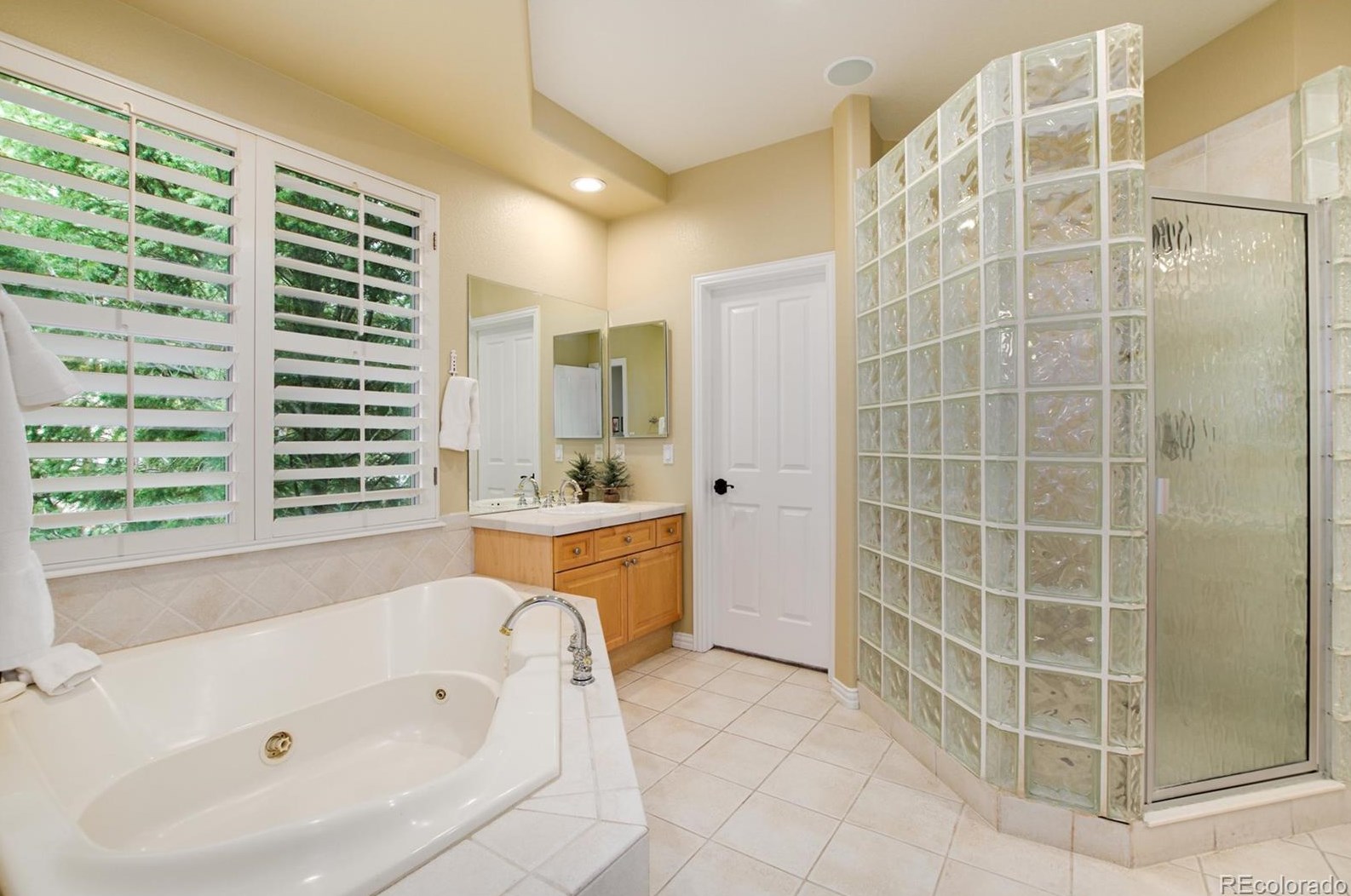 3303 Country Club Pkwy, Castle Rock CO  80108-9097 exterior