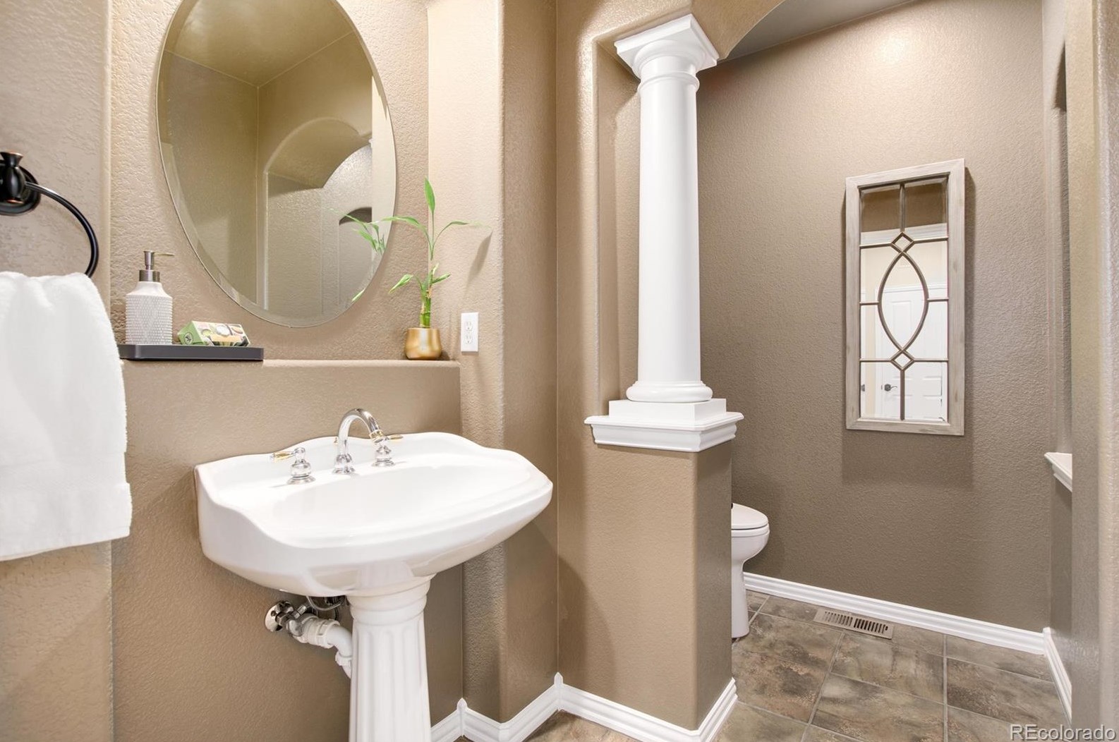 3303 Country Club Pkwy, Castle Rock CO  80108-9097 exterior