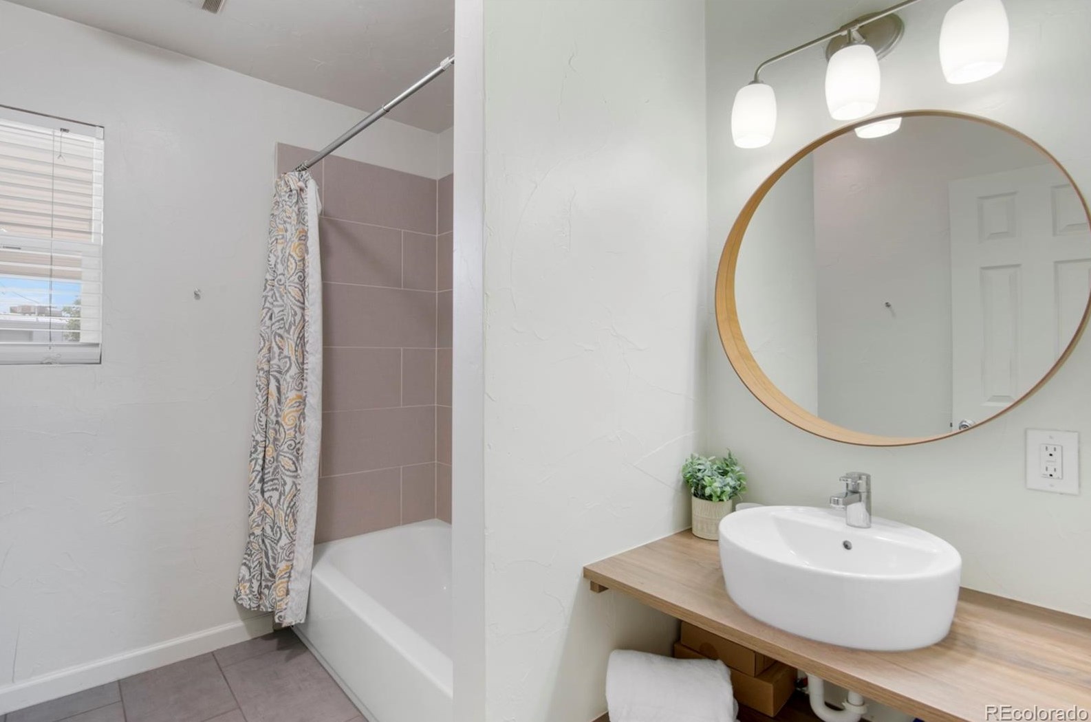 5211 Sherman St, Littleton CO  80121-1029 exterior