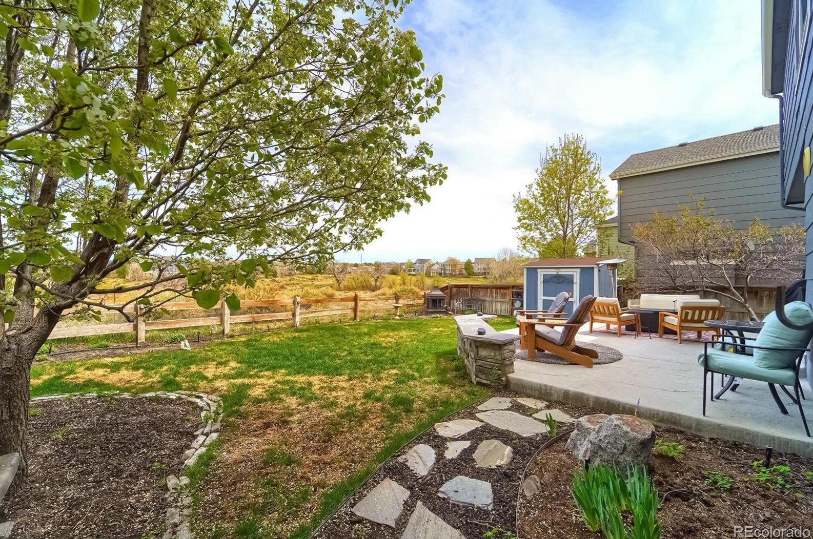 9331 Cv Crk Dr, Littleton CO 80129-6467 exterior