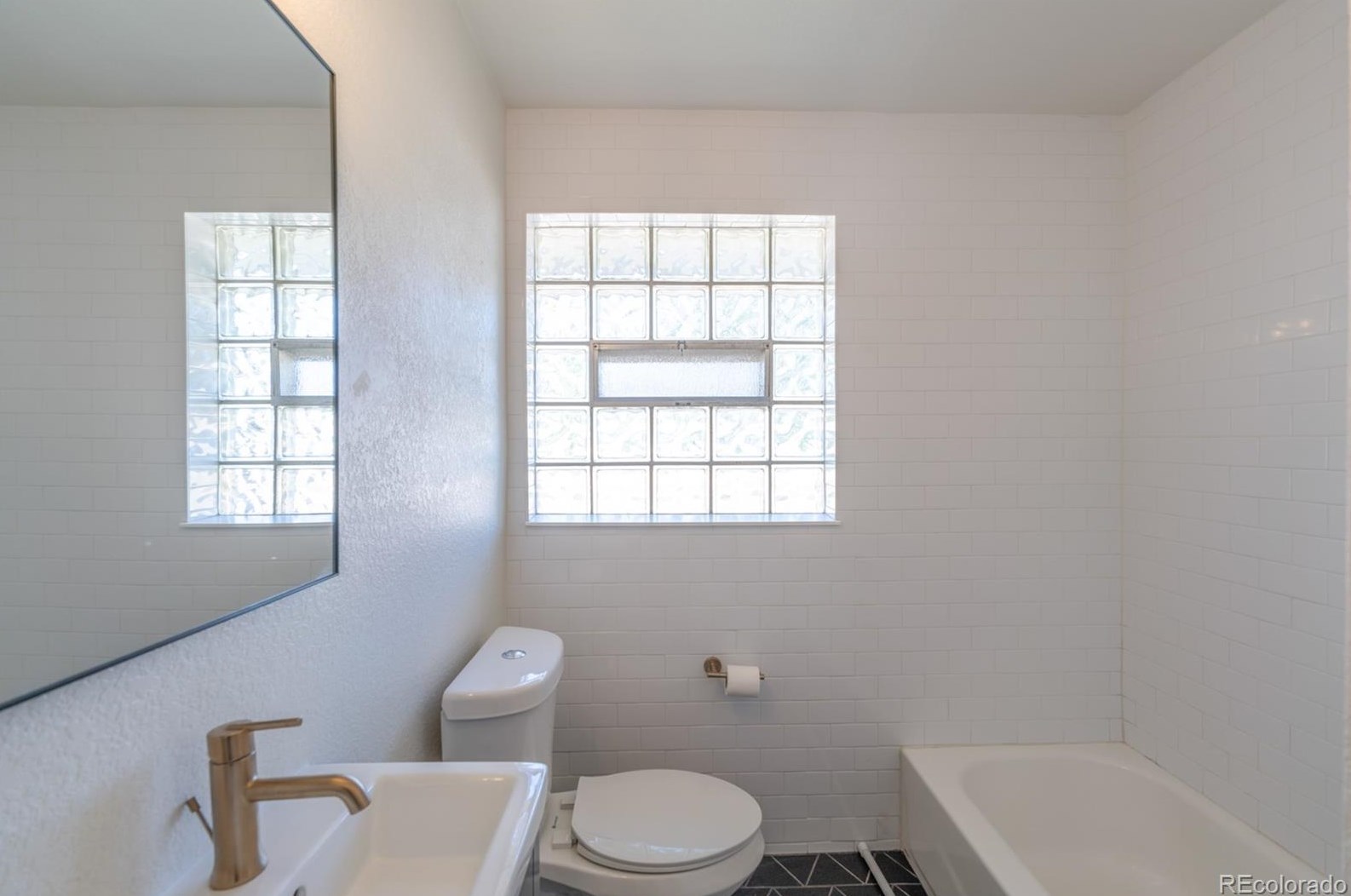 5656 Lakeview St, Littleton CO  80120-1616 exterior