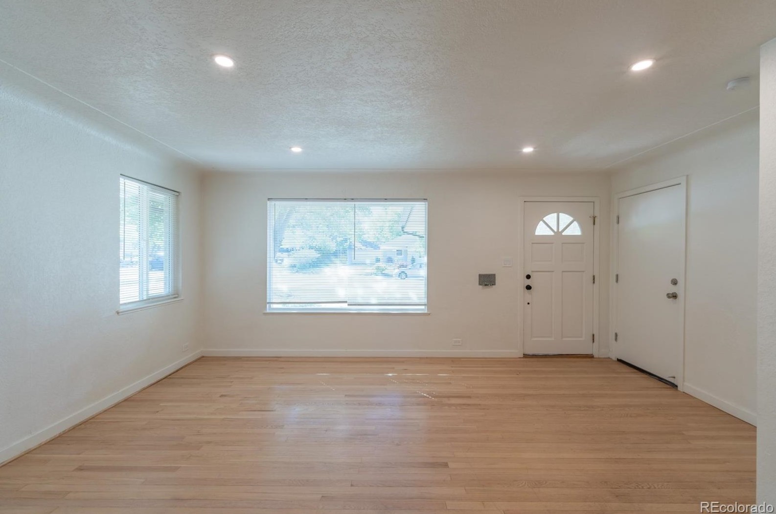 5656 Lakeview St, Littleton CO  80120-1616 exterior