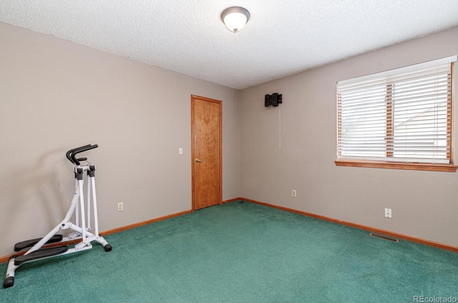 6042 Alkire Ct, Arvada CO  80004-3970 exterior