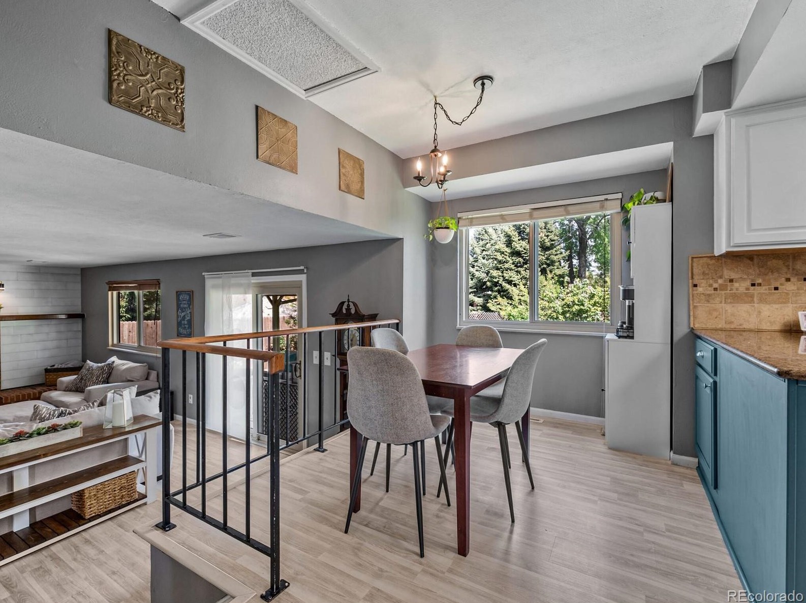 1189 Long Pl, Littleton CO 80122-3020 exterior