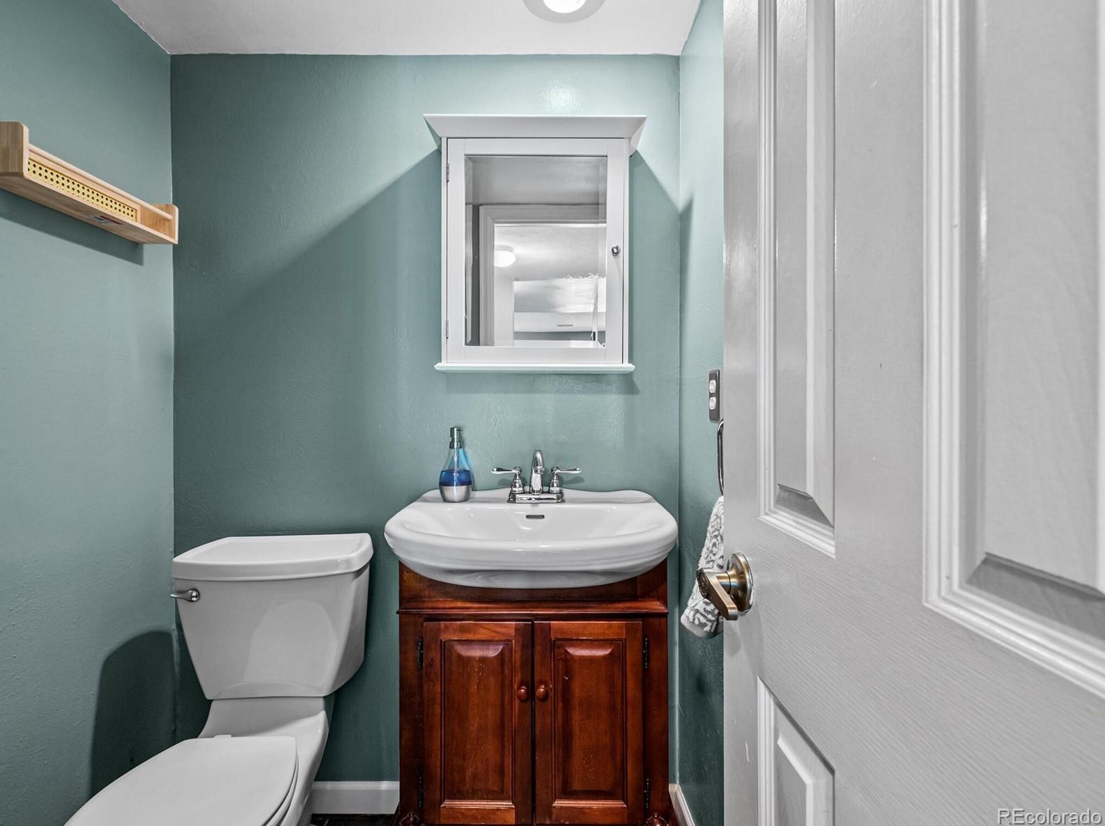 1189 Long Pl, Littleton CO 80122-3020 exterior