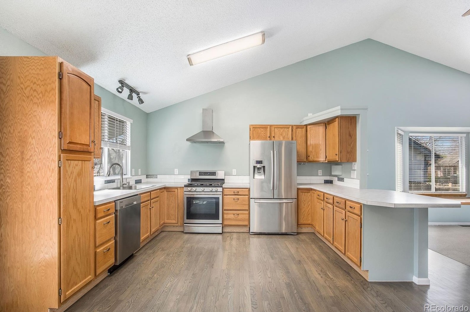 6384 Newland St, Arvada, CO 80003
